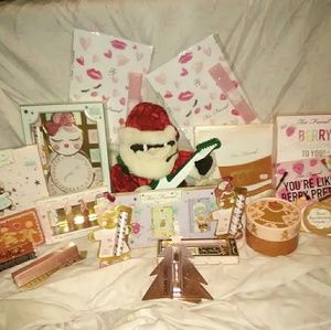 Too Faced Christmas Bundle-19 pieces plus